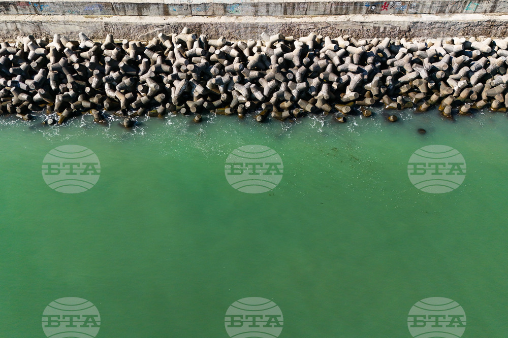 Бургас - вълнолом - ремонт