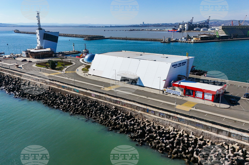 Бургас - вълнолом - ремонт