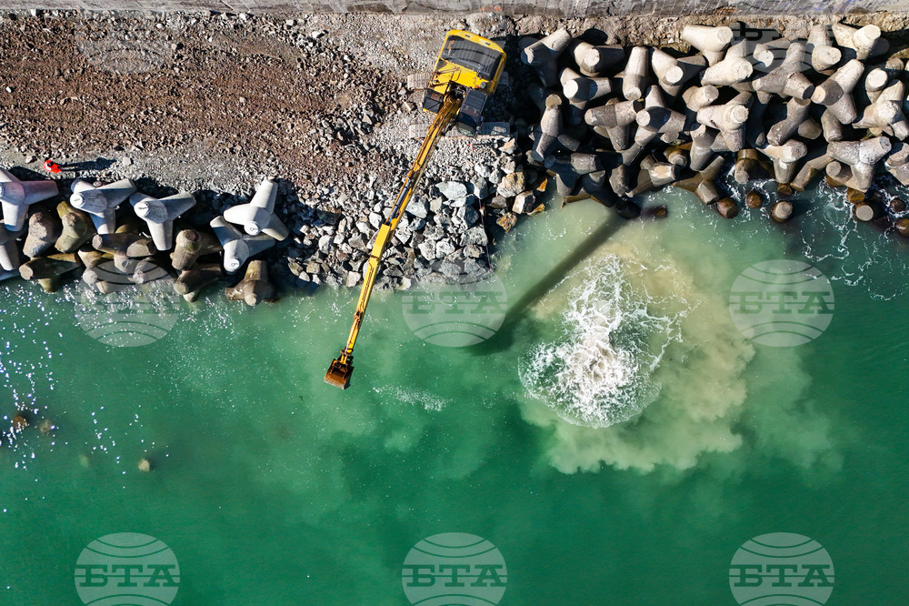 Бургас - вълнолом - ремонт