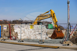 Бургас - вълнолом - ремонт