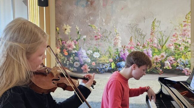 Музиканти от Косово и България отправят послание за световен мир с концерт в Петрич