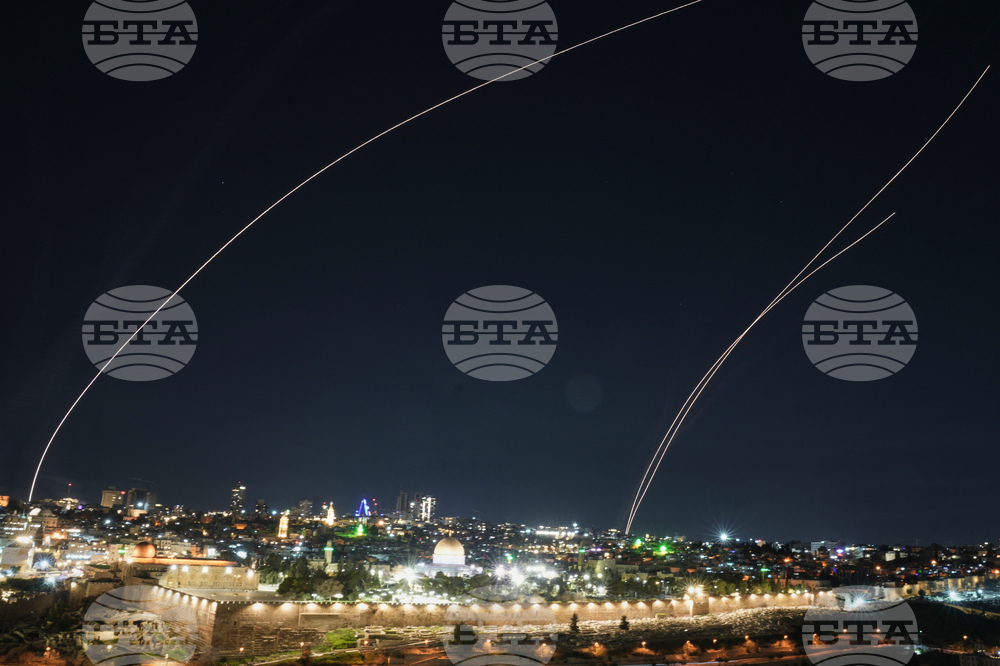 Израел обяви, че е засякъл нови изстрелвания на ирански ракети