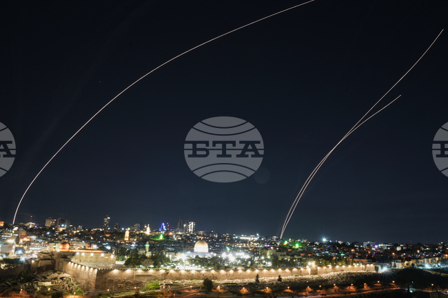 Нови ирански ракети бяха изстреляни по посока на Израел, съобщиха израелската армия и иранската телевизия