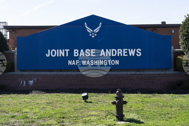 На няколко служители на американска военна база им е прилошало след доставка на съмнителна пратка