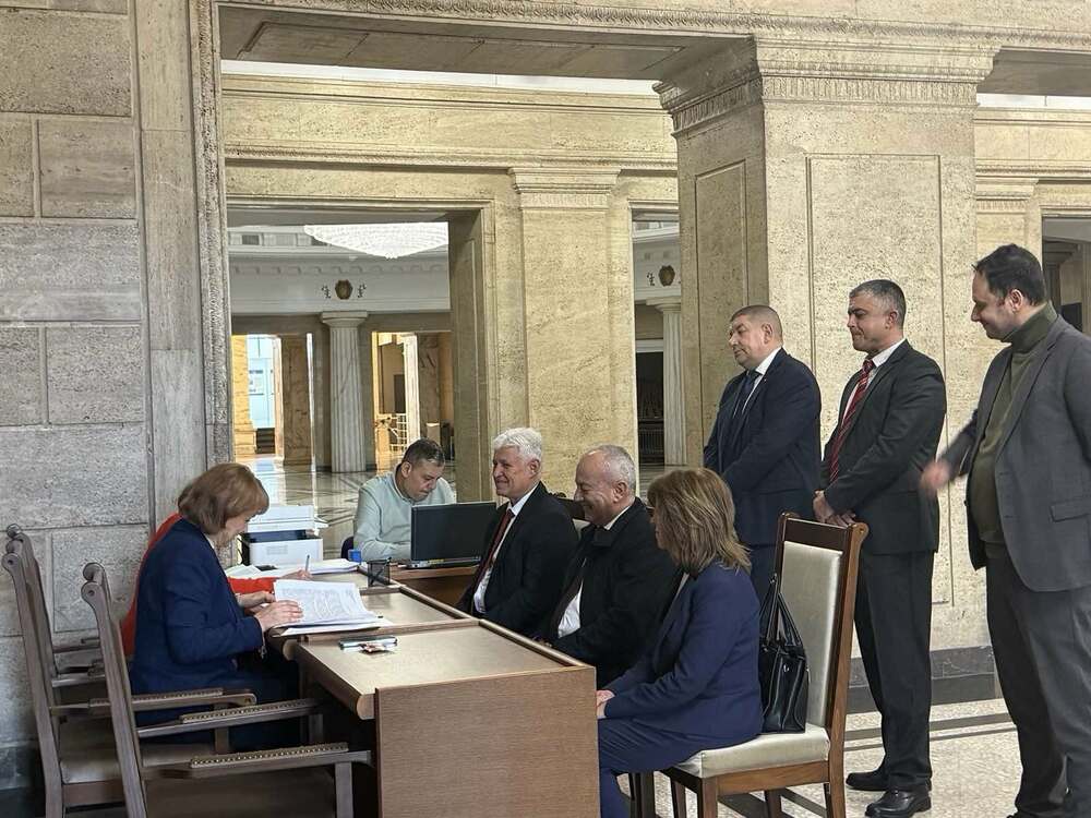 Днес регистрирахме „Прогресивна България“ в ЦИК за участие в парламентарните избори, съобщи Румен Радев