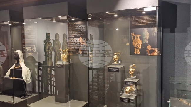 Изложбата „Съкровища от българските земи“ беше открита в Музея на народните художествени занаяти и приложните изкуства в Троян