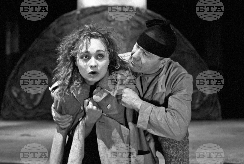 Аз съм много благодарна на театъра, че ме направи по-свободен човек, казва днешният рожденик Ана Вълчанова