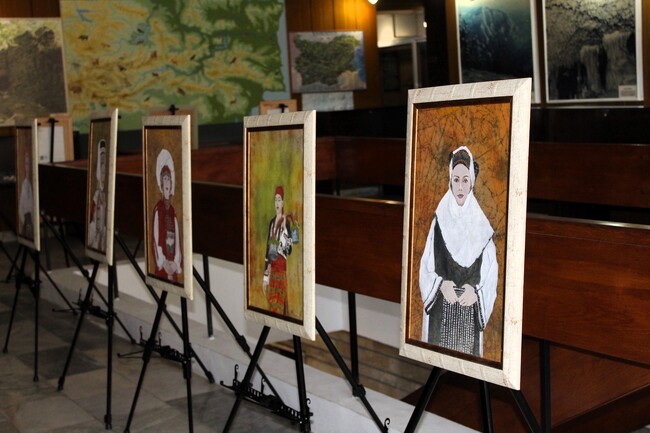 Природонаучният музей в Котел е домакин на изложба, посветена на българската женска носия