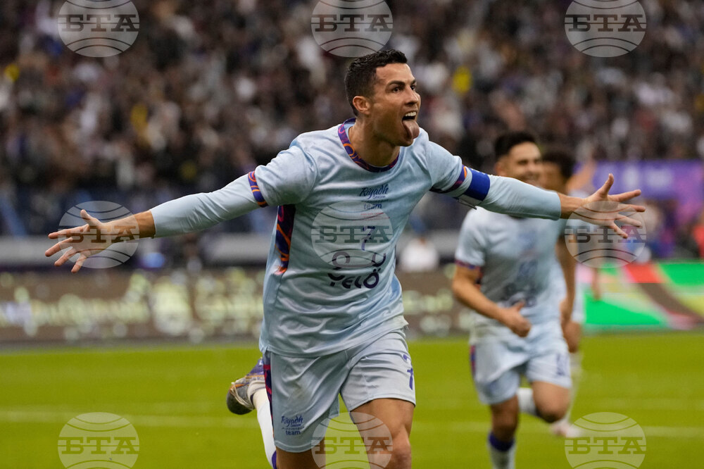 Кристиано Роналдо под въпрос за предстоящите две контроли на Португалия поради контузия