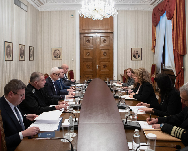 President Iotova Meets Security Services Over Middle East Conflict, Authorities Report No Direct Threat to Bulgaria