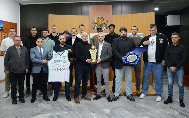 Община Варна: Кметът Благомир Коцев посрещна носителите на Купа „България“ – БК „Черно море Тича“