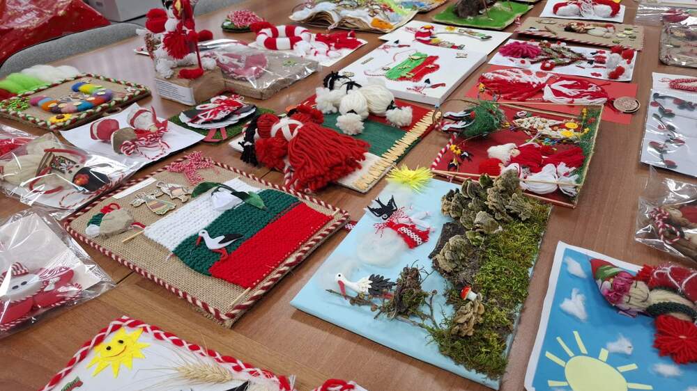 83 деца участваха в конкурса на Община Добрич и Екопак„ Мартеница ти дарявам“ 