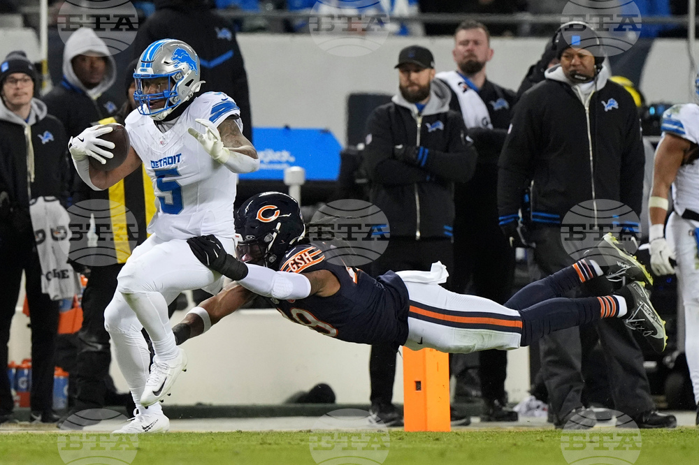 Lions-Texans Trade Football