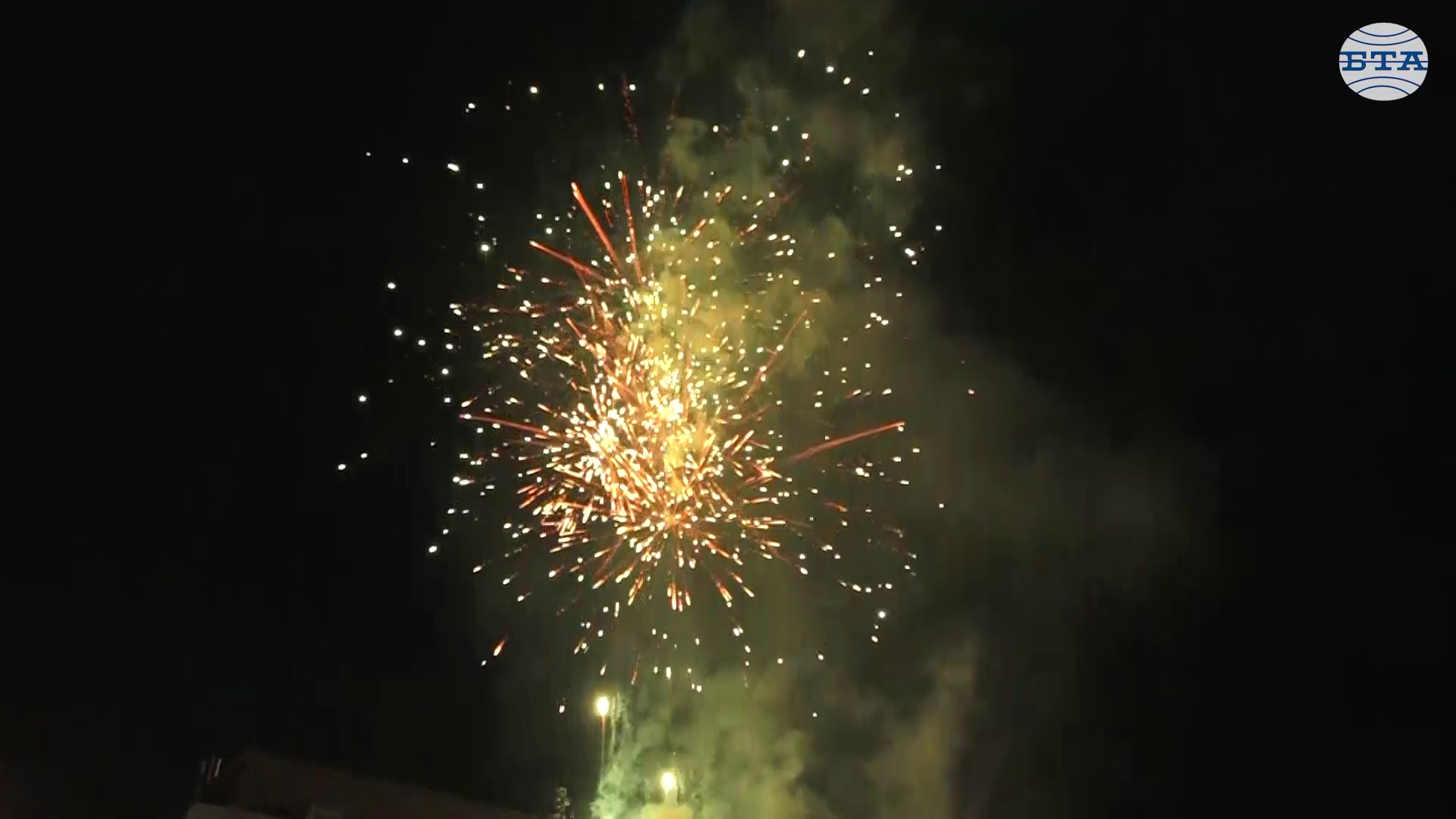 С водосвет за здраве и благополучие и с тържествена заря-проверка започнаха в Казанлък честванията на националния празник на България