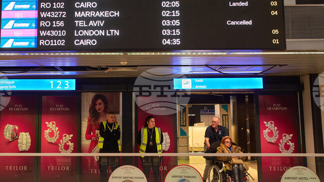 Десетки хиляди чужденци са блокирани в Близкия изток заради разширяването на войната с Иран