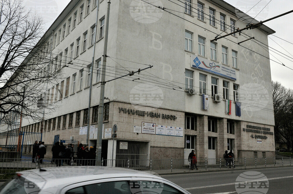 Бургас - Професионалната гимназия по електротехника и електроника "Иван Вазов" - пожар