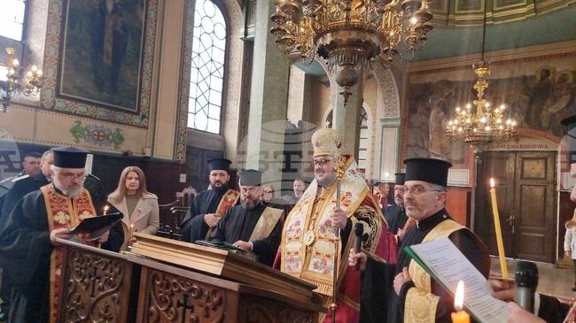 С молебен за България започна отбелязването на Трети март в Стара Загора