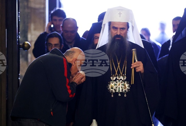 Нека продължаваме да изграждаме благото на България, заради която предците ни пожертваха живота си, призова патриарх Даниил