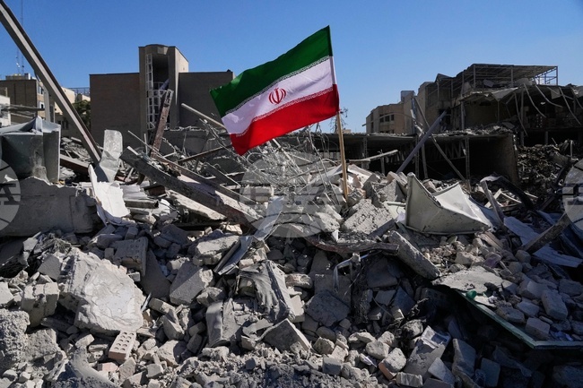 Израел каза, че е атакувал обекти за производство на балистични ракети в Иран; ирански медии съобщиха за удари по Събранието на експертите