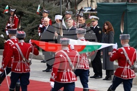 Издигане на националното знаме на България - церемония