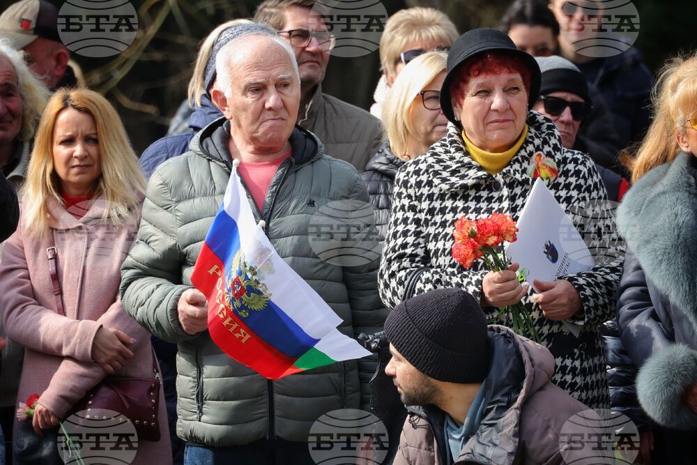 Бургас - Паметник на загиналите в Руско-турската освободителна война - почит