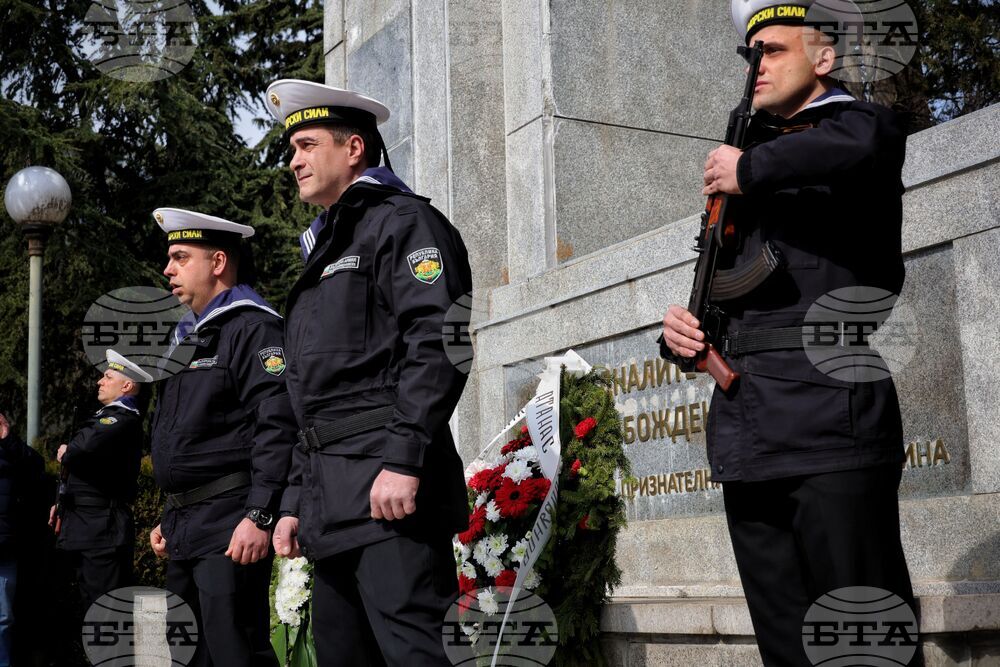 Бургас - Паметник на загиналите в Руско-турската освободителна война - почит