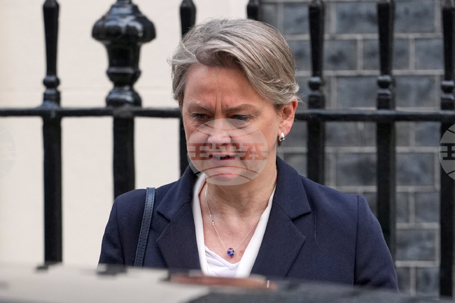 Британският външен министър пристигна в Саудитска Арабия, за да изрази солидарност със засегнатите от ирански удари страни