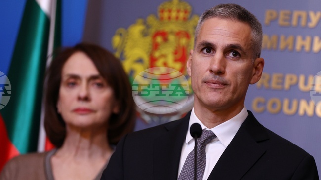 България не е застрашена директно от военните действия, заяви служебният премиер Андрей Гюров след Съвета по сигурност за ситуацията в Близкия изток