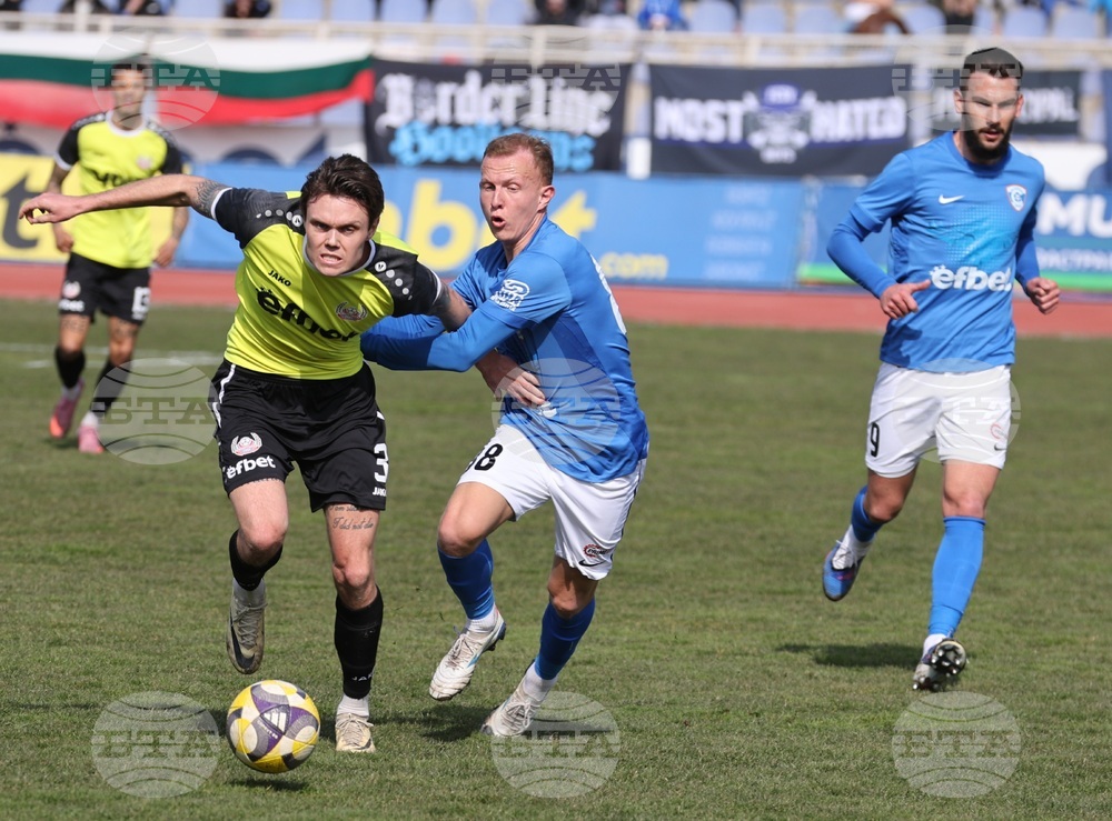 Спартак 1918 Варна победи Монтана с гол в последната минута, домакините завършиха мача с 10 души