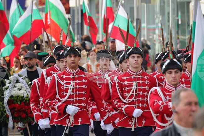 Бургас - Трети март - „В чест на героите“ - шествие