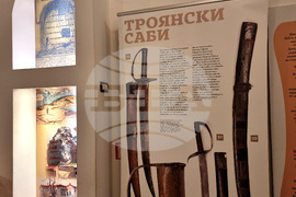 Варна - Музей на Възраждането - изложба на саби от Априлското въстание