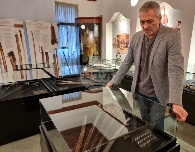 Варна - Музей на Възраждането - изложба на саби от Априлското въстание