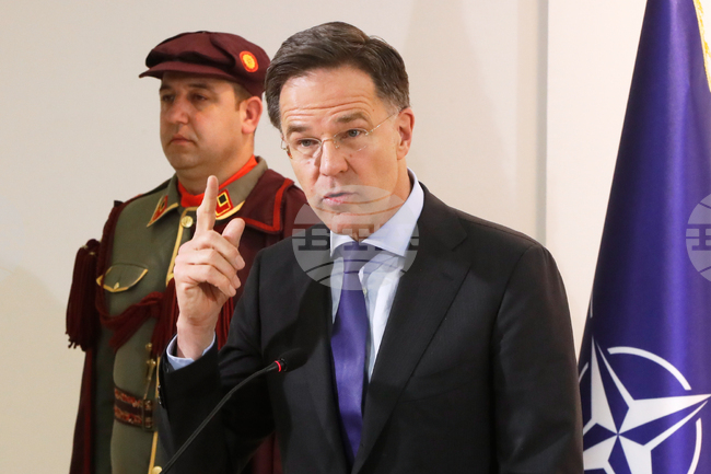 Държавите членки на НАТО обсъждат "най-добрия начин" за отварянето на Ормузкия проток, заяви генералният секретар Марк Рюте