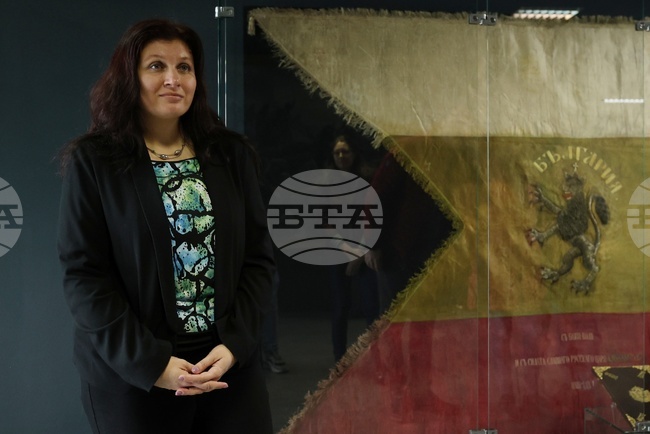 Първообразът на българския трибагреник е единственият държавен символ, който никога не е бил променян, каза пред БТА Деяна Костова