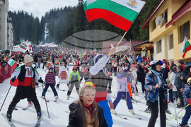 Пампорово - Трети март - ски спускане - празник