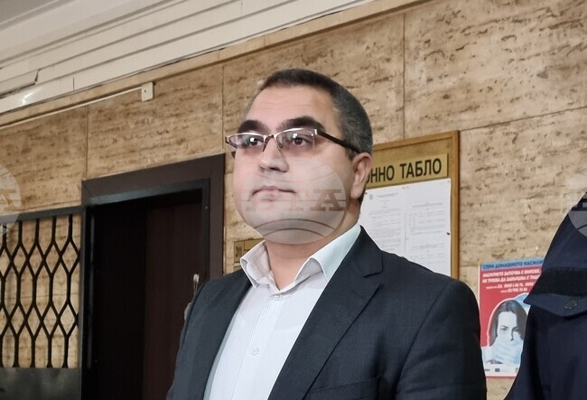 Включен бързовар е причинил пожар с минимални щети в Окръжния следствен отдел във Враца, каза окръжният прокурор Владимир Сираков