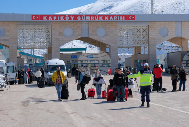 Няма увеличение на преминаванията по турско-иранската граница на фона на конфликта в Близкия изток, заяви турски министър