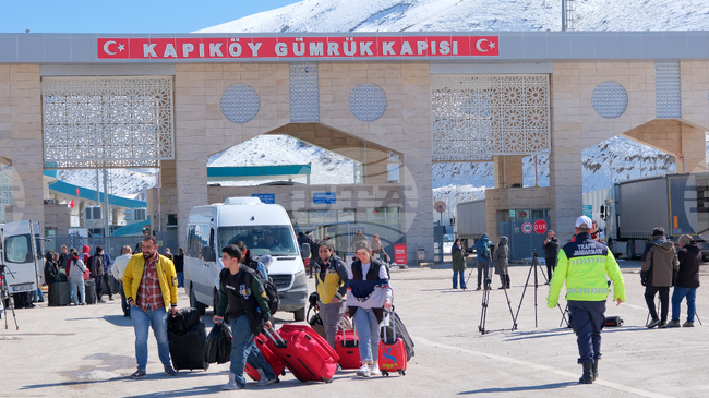 Вътрешният министър на Турция свика видеоконферентно заседание с валиите на граничните окръзи 