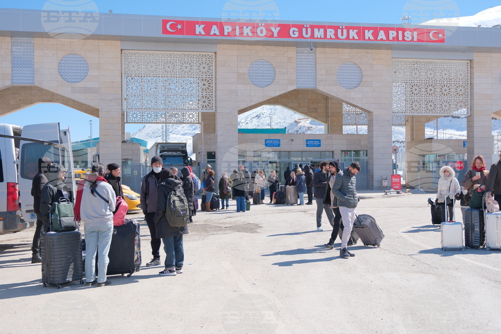Турция е подготвила планове за възможен мигрантски поток от Иран, заяви вътрешният министър