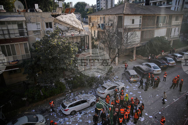 Израелският Червен кръст съобщи за дванедесет ранени при ирански ракетни удари