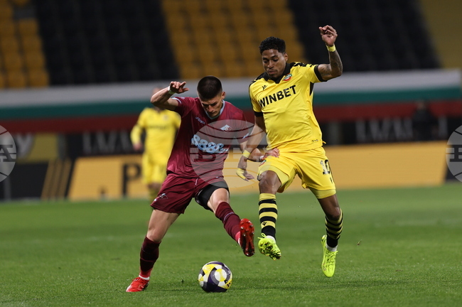 Ботев Пловдив постигна успех над Септември в мач от 24-ия кръг на efbet Лига