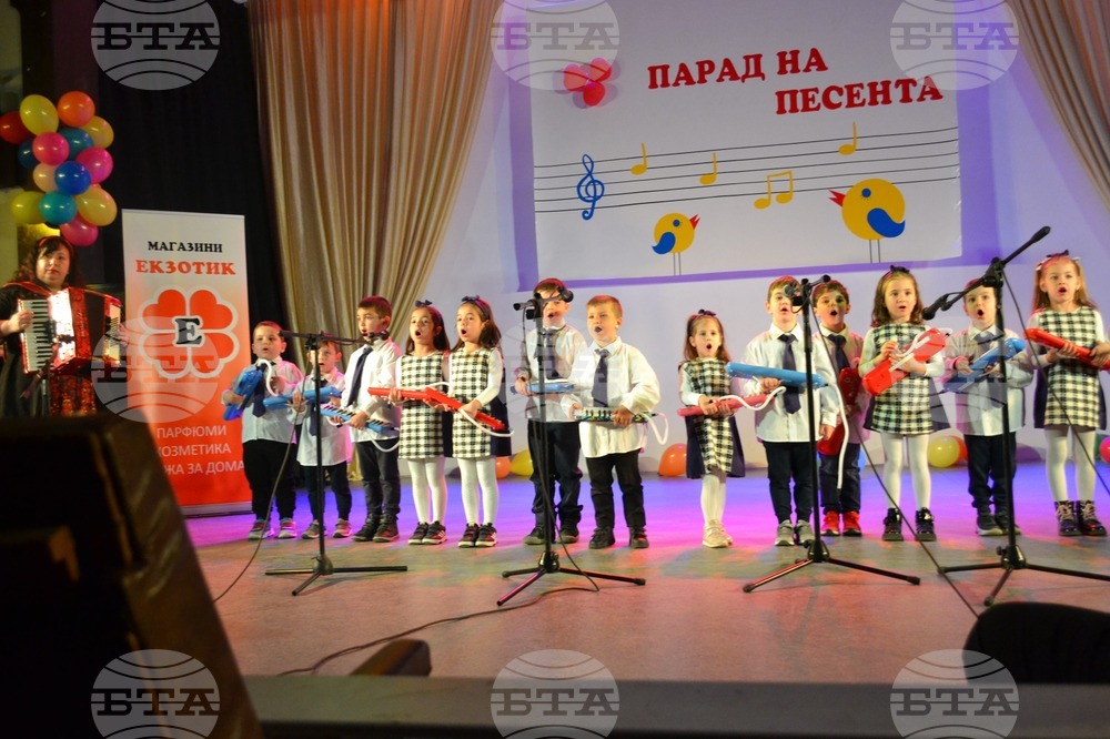Известни са победителите в конкурса за популярна песен „Парад на песента“ в Търговище