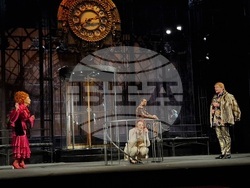 „Евридика" от Жан Ануи в театър „Българска армия", снимка – Даниел Димитров/БТА