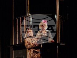 „Евридика" от Жан Ануи в театър „Българска армия", снимка – Даниел Димитров/БТА