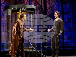 „Евридика" от Жан Ануи в театър „Българска армия", снимка – Даниел Димитров/БТА