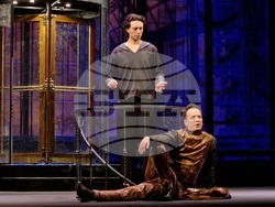 „Евридика" от Жан Ануи в театър „Българска армия", снимка – Даниел Димитров/БТА