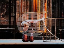 „Евридика" от Жан Ануи в театър „Българска армия", снимка – Даниел Димитров/БТА