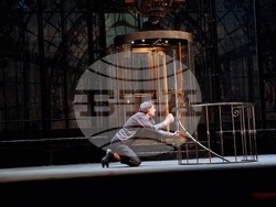 „Евридика" от Жан Ануи в театър „Българска армия", снимка – Даниел Димитров/БТА