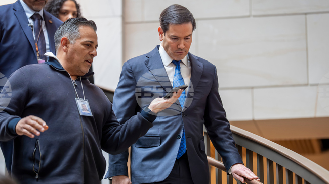 Сенатът на Конгреса на САЩ не прие резолюция, която да ограничи правомощията на Тръмп във войната срещу Иран