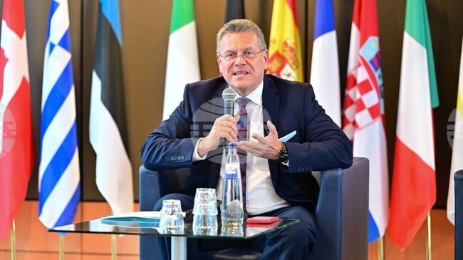 Двадесет и четири милиона европейци са се подписали под различни граждански инициативи от 2012 г. насам, съобщи еврокомисарят по търговията